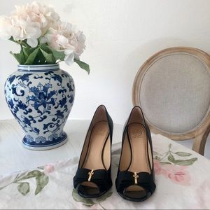 Tory Burch Trudy wedge in black